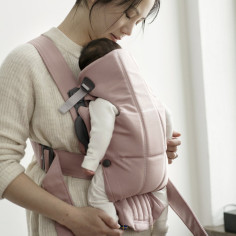 MOCHY BABYBJORN mini ROSA...